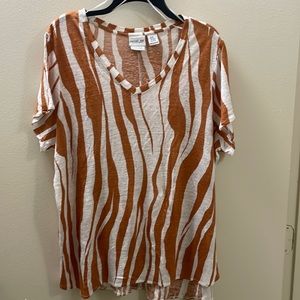 2X top with beautiful print